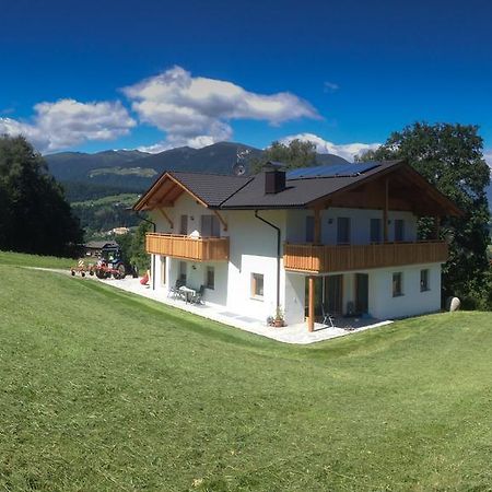 Ferienwohnungen Schlosshaeusl San Lorenzo di Sebato Eksteriør billede